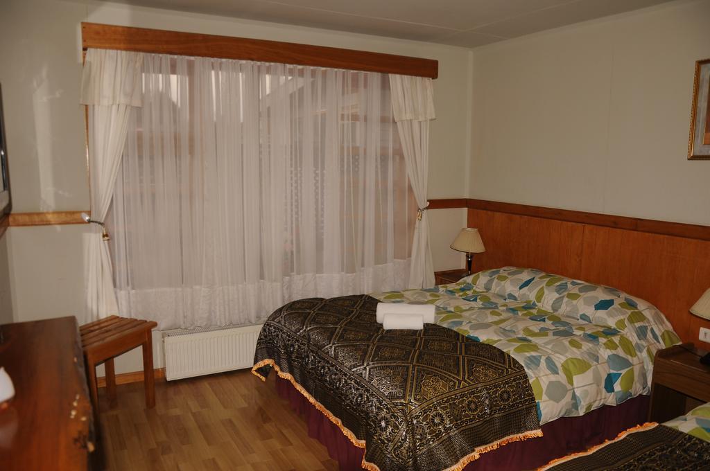 Hostal El Rincon Puerto Natales Bagian luar foto